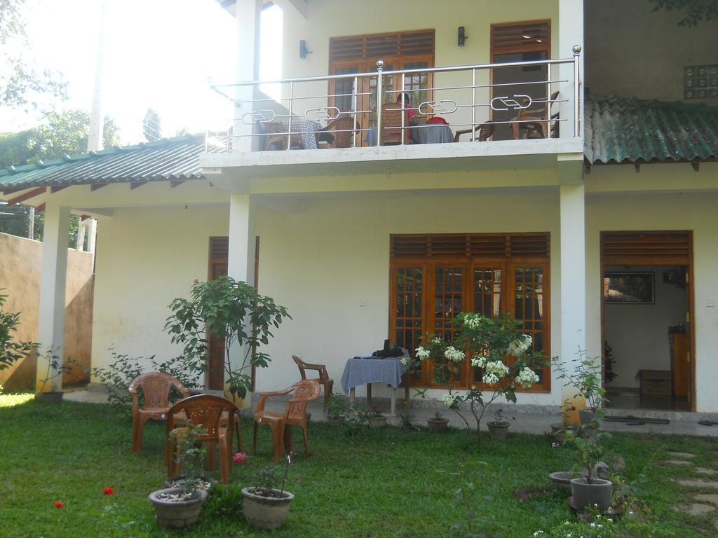 Sunset Tourist Home Polonnaruwa Buitenkant foto